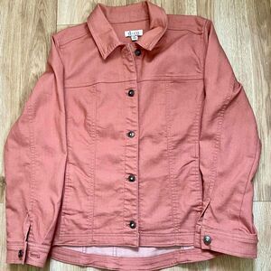 D&CO Women’s Pink Denim Jacket Button Front Stretch Size Medium Casual